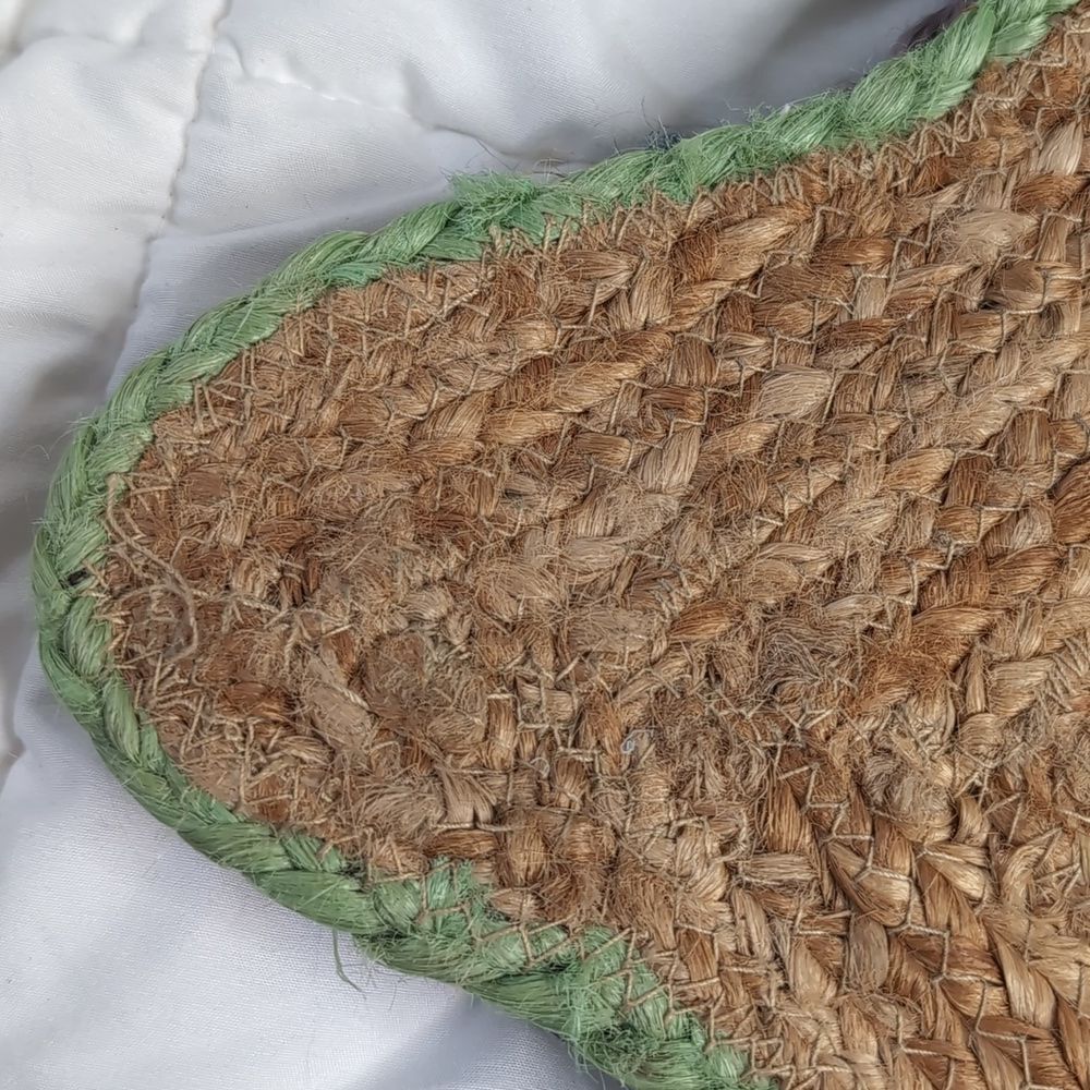 Jute Rug 20in by 30in Color Trimmed in Green or Purple, NEW - Picture 7 of 7